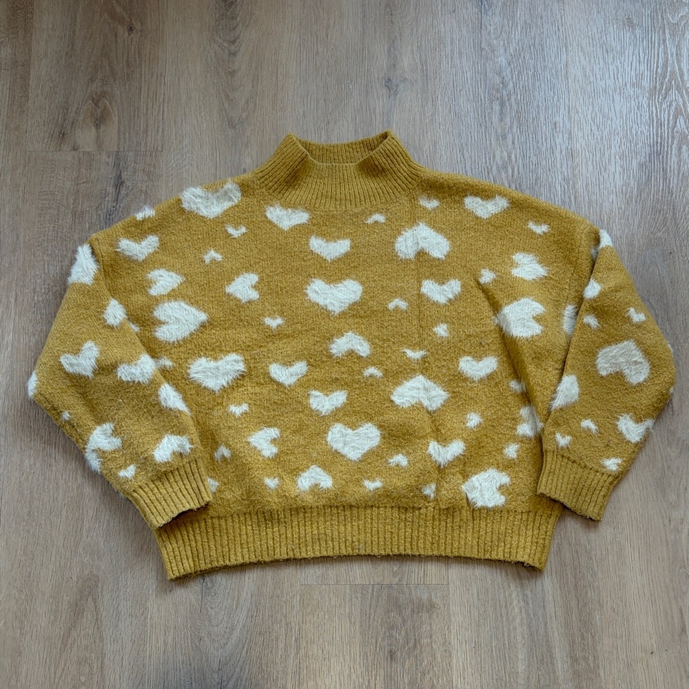 Debut Fuzzy Yellow and White Heart Pattern Sweater - Size Small/Medium